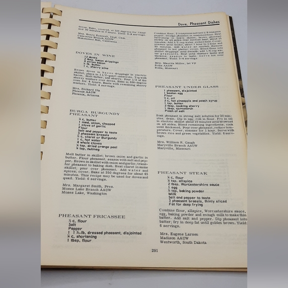 Favorite Recipes of University Women Meats Including Seafood & Poultry 1968 - Picture 8 of 9